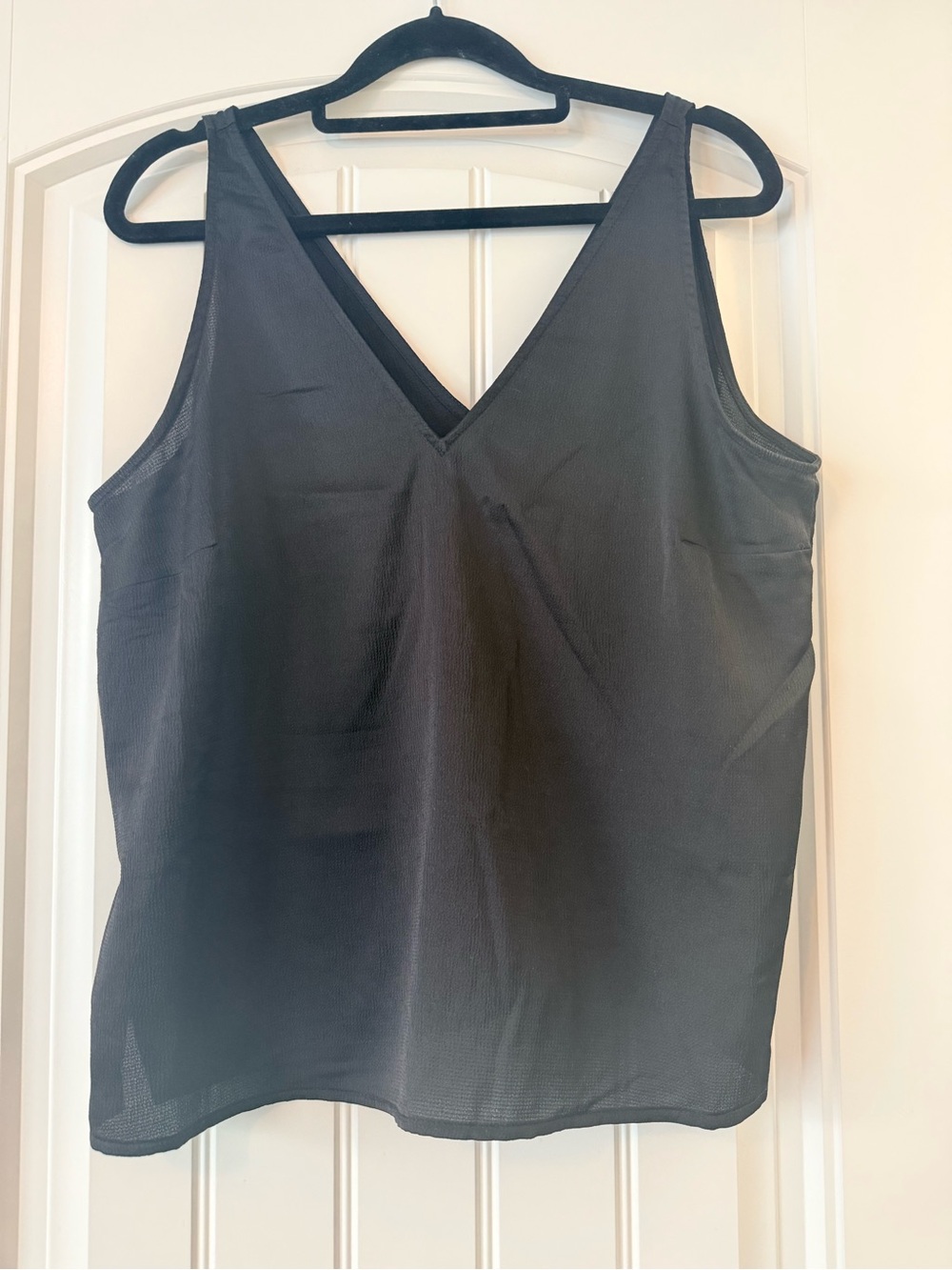 Old Navy Black V-Neck Sleeveless Camisole